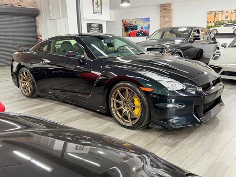 Used 2024 Nissan GT-R w/ T-Spec Takumi Edition image 11