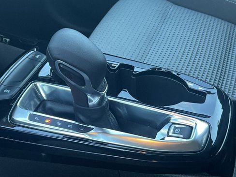 Used 2025 Chevrolet Trax LT image 15