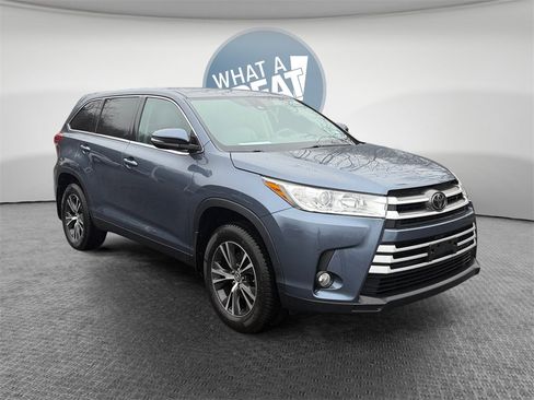 Used 2019 Toyota Highlander Plus image 1