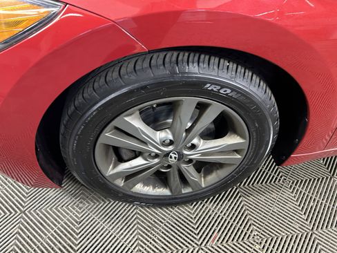 Used 2017 Hyundai Elantra SE FWD image 9