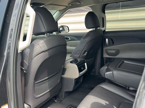 New 2026 Kia Carnival EX image 13