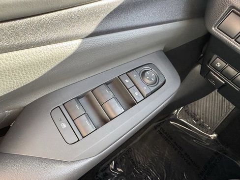 Certified 2023 Toyota Prius LE image 32