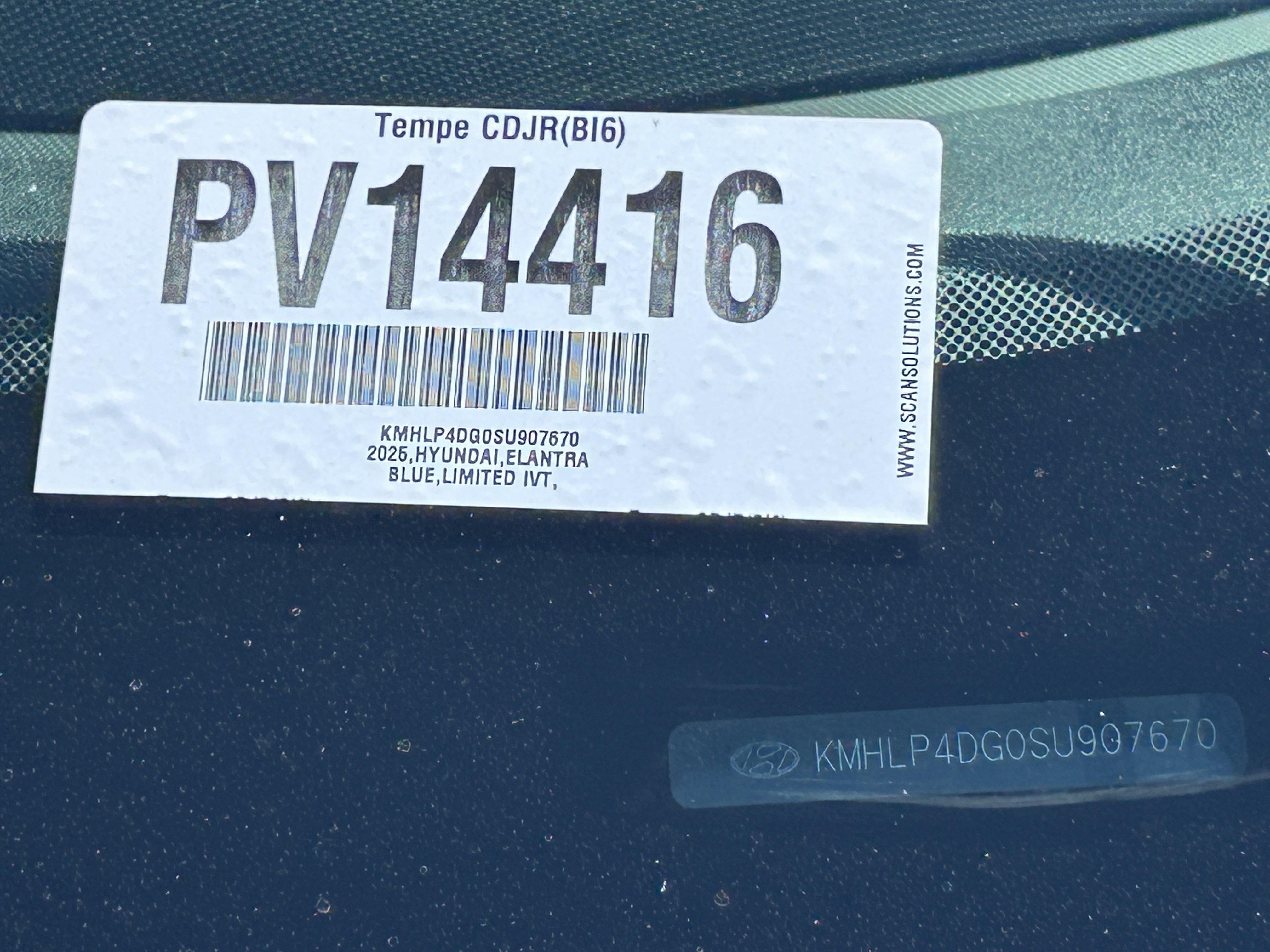 Used 2025 Hyundai Elantra Limited FWD image 32