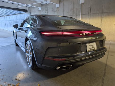 New 2026 Porsche Panamera 4 image 3