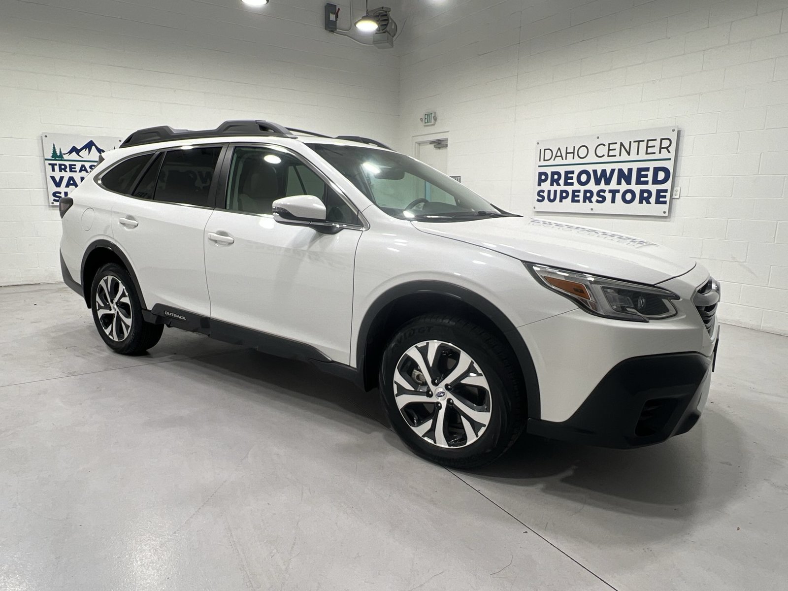 Used 2022 Subaru Outback Limited AWD/4WD image 2
