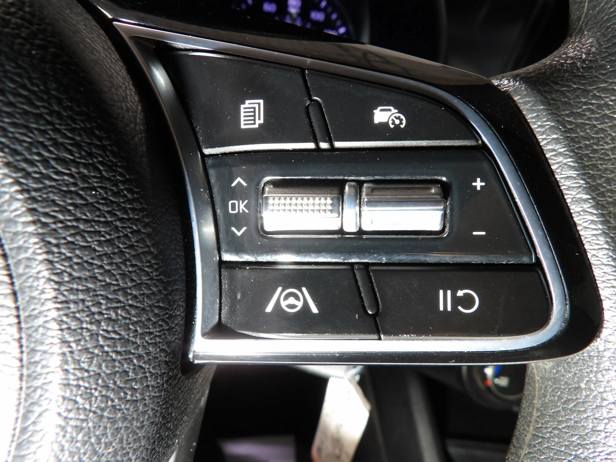 Used 2023 Kia Forte LXS FWD image 16