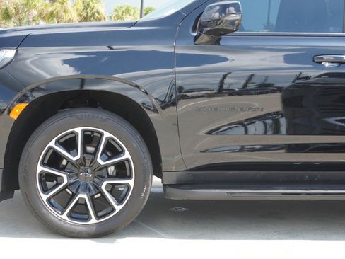 Used 2024 Chevrolet Suburban RST w/ Luxury Package AWD/4WD image 10