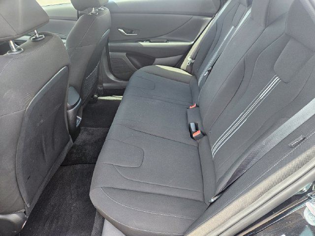 Used 2025 Hyundai Elantra Sport FWD image 25