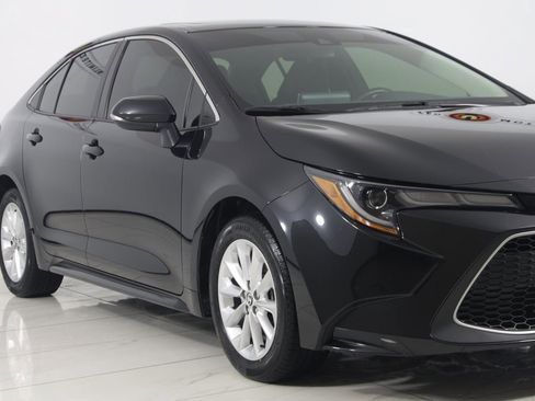 Used 2022 Toyota Corolla XLE image 32