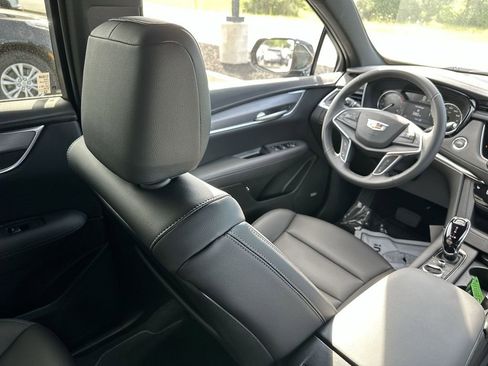 New 2026 Cadillac XT5 Luxury AWD/4WD image 14