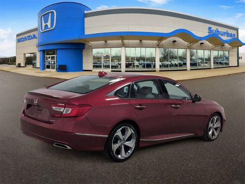 Used 2018 Honda Accord Touring image 8