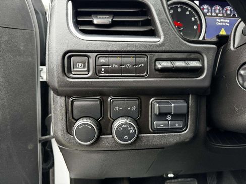 Used 2021 Chevrolet Suburban Premier w/ Premium Package image 23