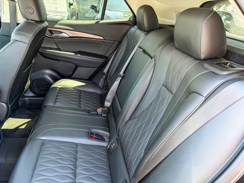 Used 2023 Buick Envision Avenir AWD/4WD image 17