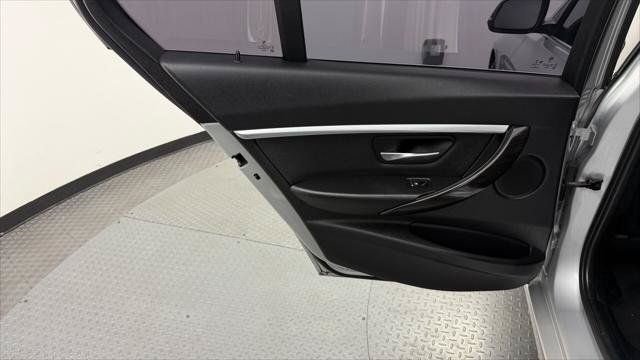 Used 2017 BMW 330i Sedan RWD image 16