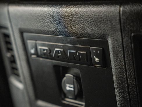 Used 2014 RAM 2500 Longhorn image 43