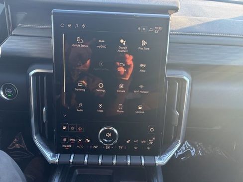 Used 2025 GMC Acadia Elevation image 37