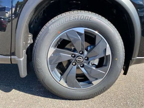 New 2026 Nissan Rogue SV AWD/4WD image 28
