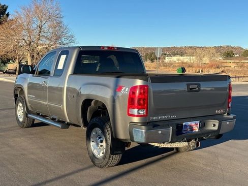 Used 2008 GMC Sierra 2500 SLT w/ Z71 Off-Road Package image 2