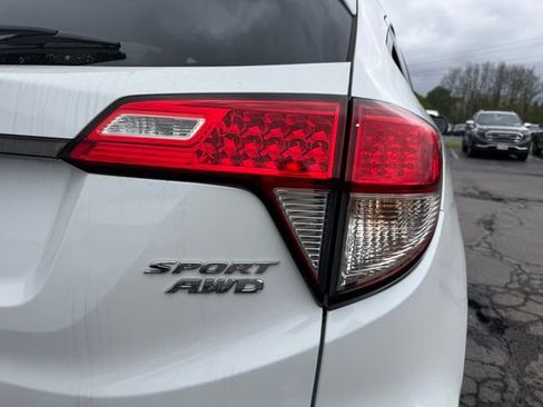 Used 2022 Honda HR-V Sport image 9