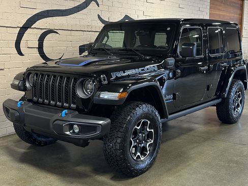 Used 2023 Jeep Wrangler Unlimited Rubicon 4xe w/ Cold Weather Group AWD/4WD image 10