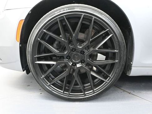 Used 2018 Chrysler 300 S w/ Beats Audio Group image 17