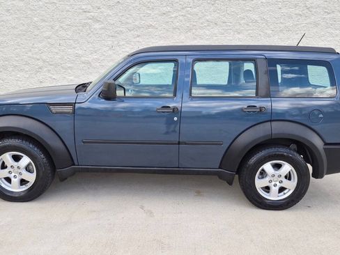 Used 2008 Dodge Nitro SXT image 4