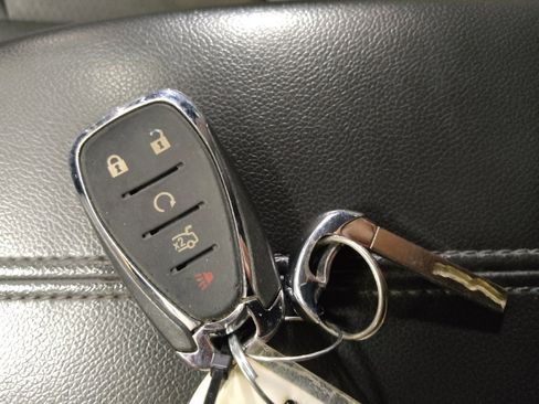 Used 2023 Chevrolet Malibu LT FWD image 32