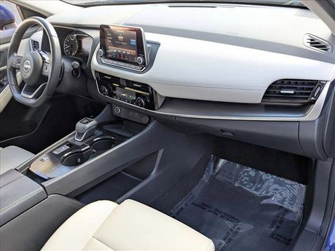 Used 2022 Nissan Rogue SV w/ SV Premium Package image 21