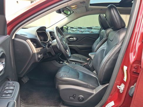 Used 2016 Jeep Cherokee Limited AWD/4WD image 3