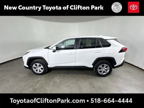 Used 2023 Toyota RAV4 LE image 6