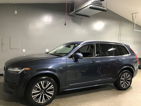 Used 2020 Volvo XC90 T5 Momentum w/ Protection Package Premier FWD image 7