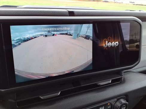 Used 2024 Jeep Wrangler Sport S image 10