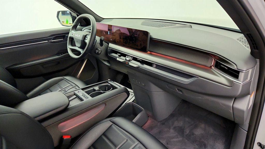 Used 2026 Kia EV9 Land w/ Nightfall Edition Package AWD/4WD image 24