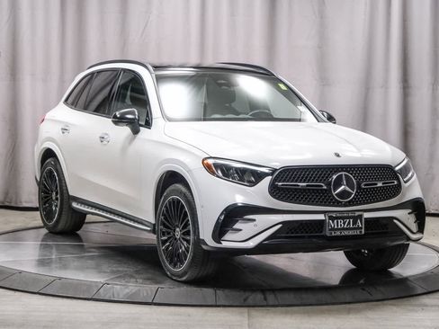 Used 2023 Mercedes-Benz GLC 300 4MATIC w/ AMG Line image 5