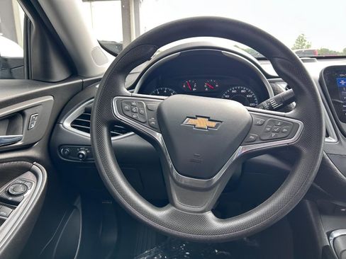 Used 2023 Chevrolet Malibu LT image 11