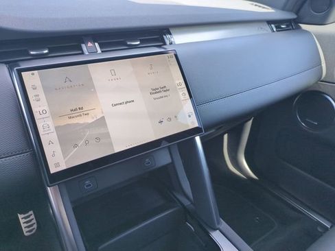 New 2026 Land Rover Discovery Sport Landmark image 11