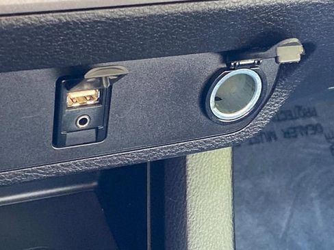 Used 2016 Toyota Tacoma TRD Sport w/ Towing Package image 28