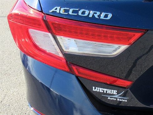 Used 2020 Honda Accord EX image 33