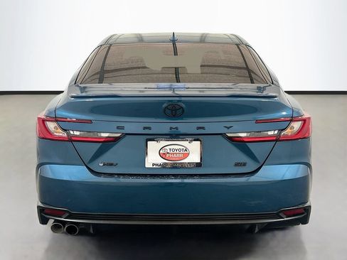 Used 2025 Toyota Camry SE w/ Convenience Package FWD image 5