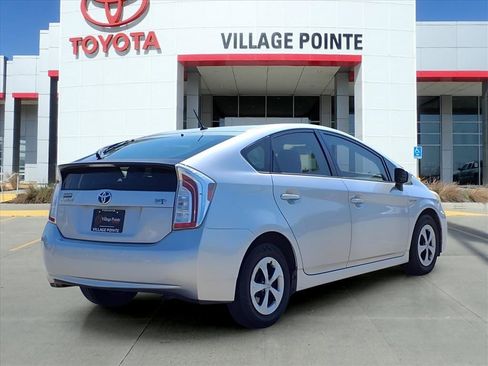 Used 2013 Toyota Prius Two image 6
