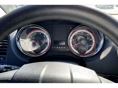 Used 2018 Dodge Grand Caravan w/ UConnect Hands-Free Group image 25