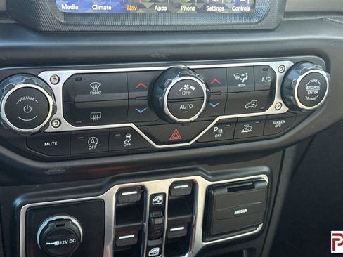 Used 2021 Jeep Gladiator Sport image 25