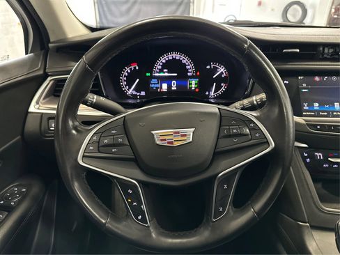 Used 2018 Cadillac XT5 Premium Luxury image 22