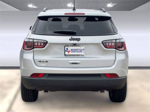 New 2026 Jeep Compass Latitude image 10