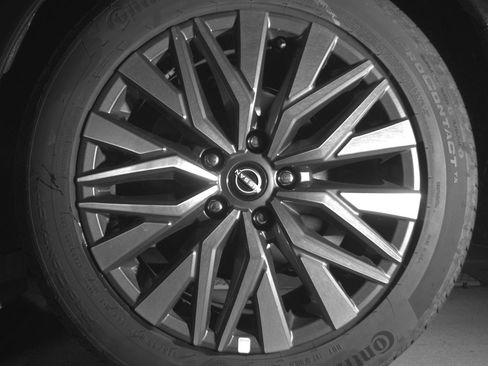 Used 2025 Nissan Altima 2.5 SV FWD image 14