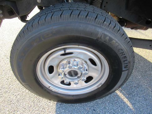 Used 2023 Ford F250 XL w/ XL Chrome Package image 10