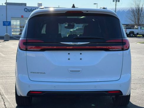 Used 2023 Chrysler Pacifica Pinnacle FWD image 50