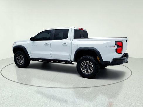 Used 2024 Chevrolet Colorado ZR2 w/ Technology Package AWD/4WD image 5