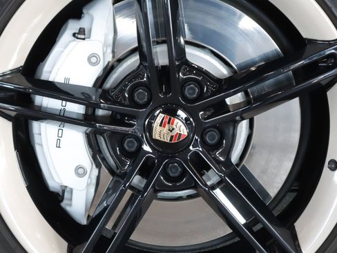 Used 2021 Porsche Taycan 4S image 27