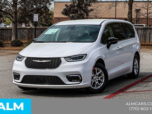 Used 2024 Chrysler Pacifica Touring-L image 1